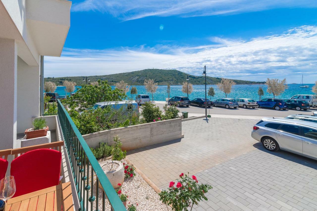 Beachfront Apartments Villa Sisa Primošten Εξωτερικό φωτογραφία