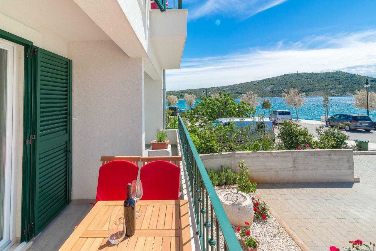 Beachfront Apartments Villa Sisa Primošten Εξωτερικό φωτογραφία