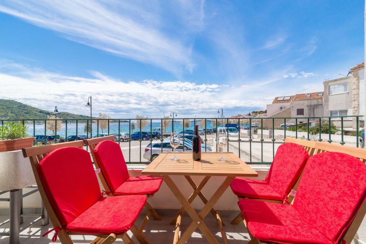 Beachfront Apartments Villa Sisa Primošten Εξωτερικό φωτογραφία