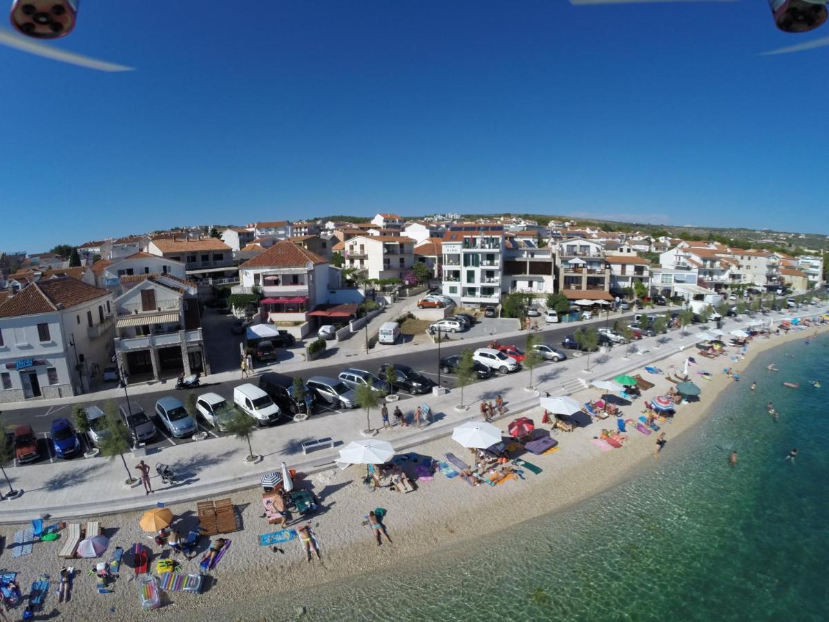 Beachfront Apartments Villa Sisa Primošten Εξωτερικό φωτογραφία